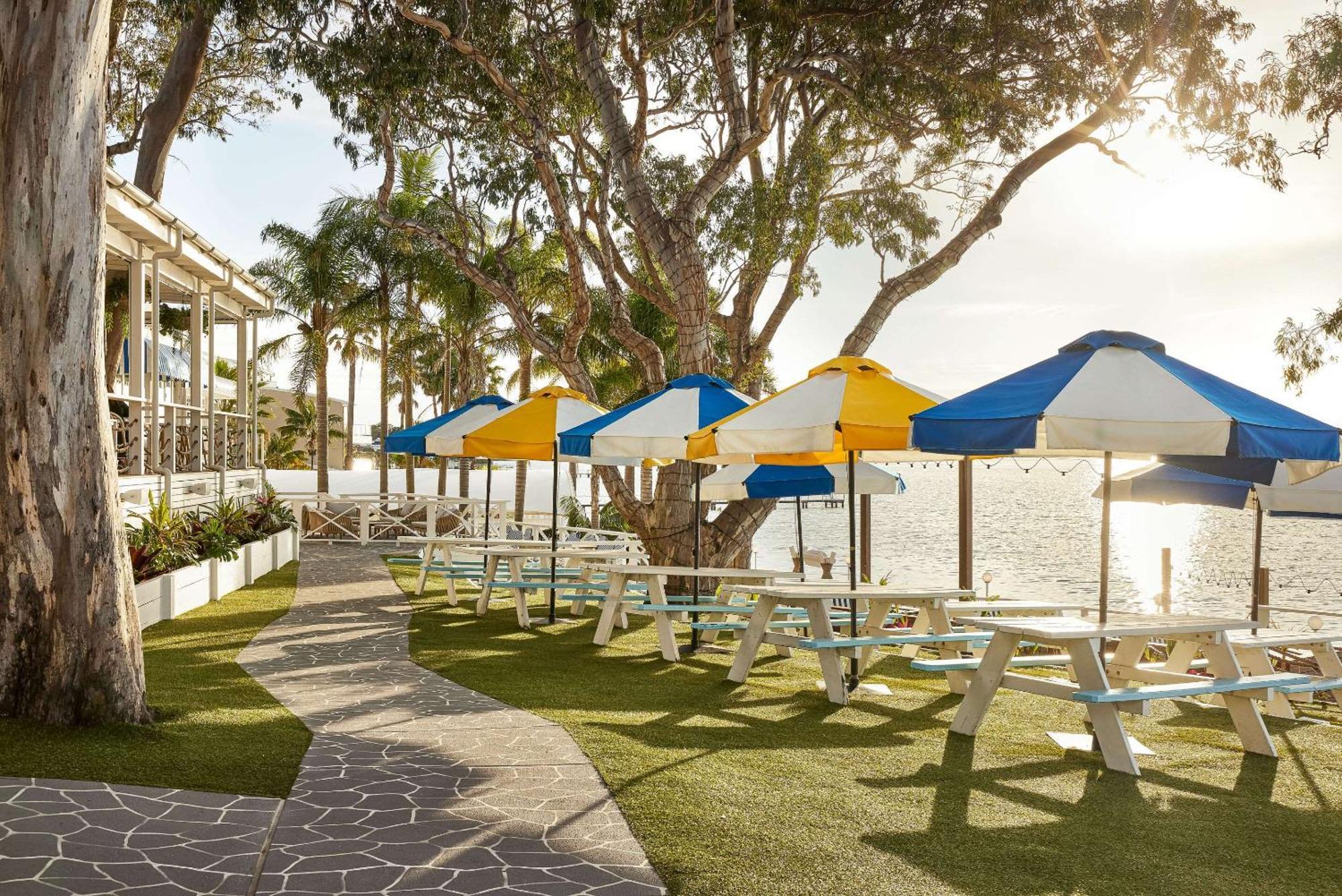 The Beachcomber Hotel & Resort, Ascend Hotel Collection Токли Экстерьер фото The Deck