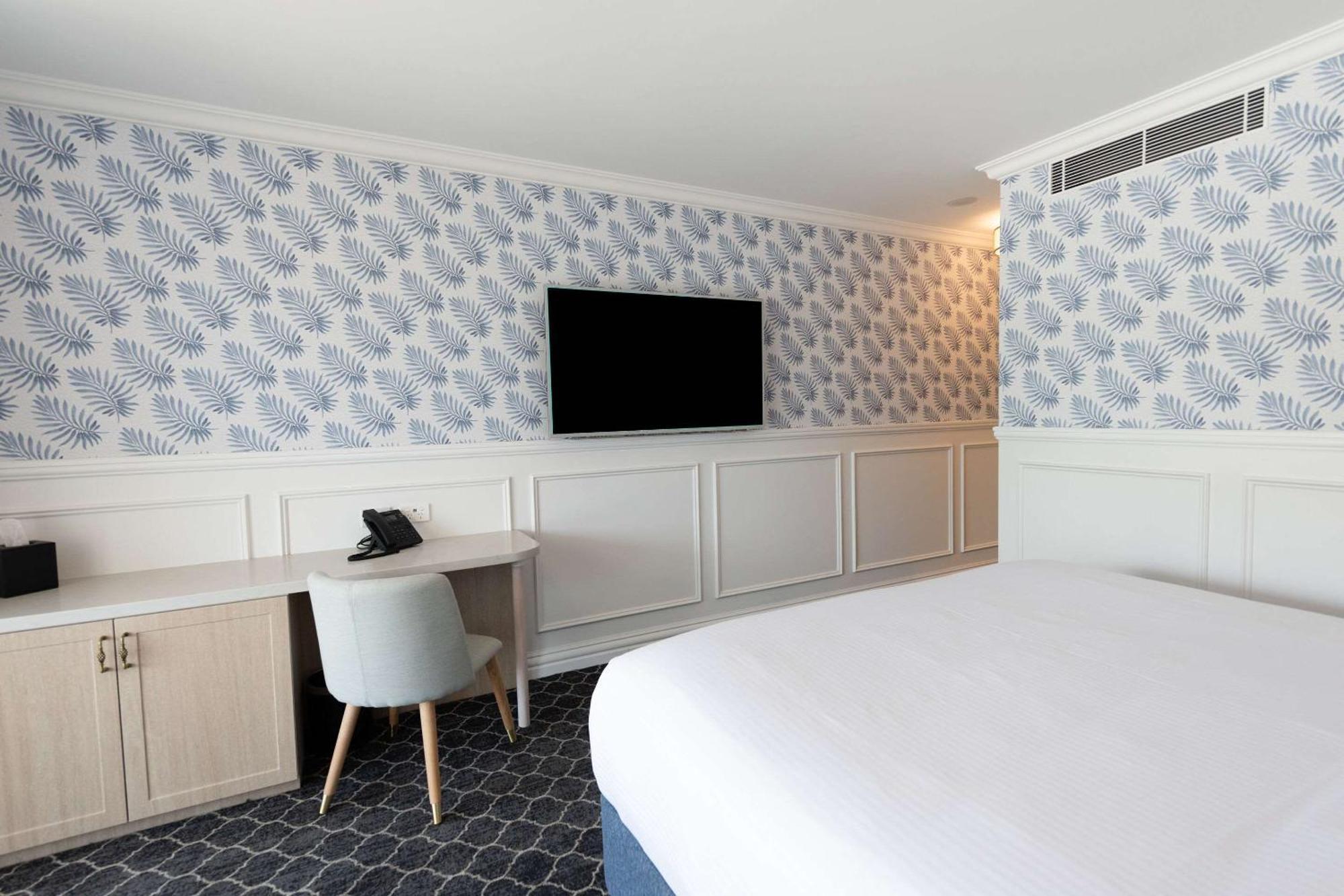 The Beachcomber Hotel & Resort, Ascend Hotel Collection Токли Экстерьер фото A room at the Hotel
